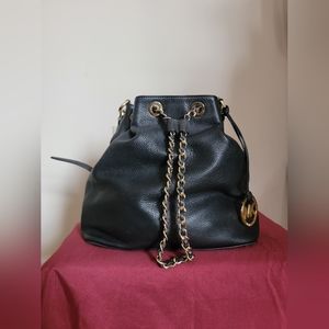 Michael Kors Frankie Bucket Bag
